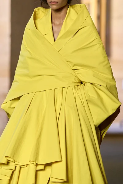 Look 97